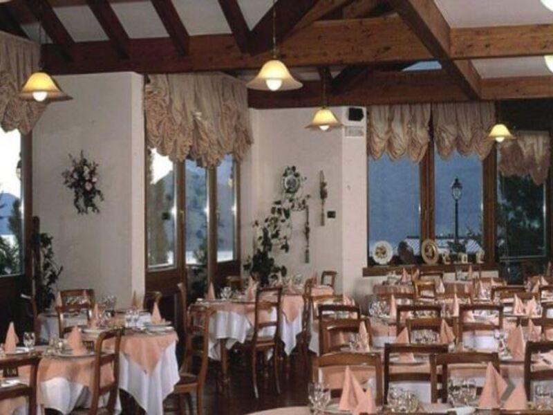 Ariston Lake View Hotel Молвена Екстериор снимка