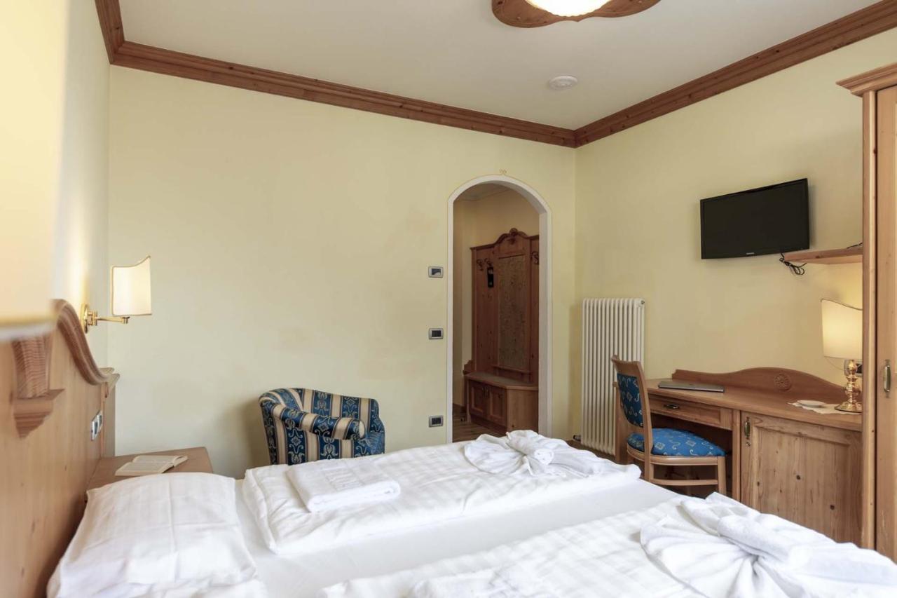 Ariston Lake View Hotel Молвена Екстериор снимка