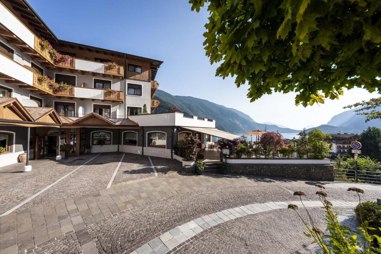 Ariston Lake View Hotel Молвена Екстериор снимка