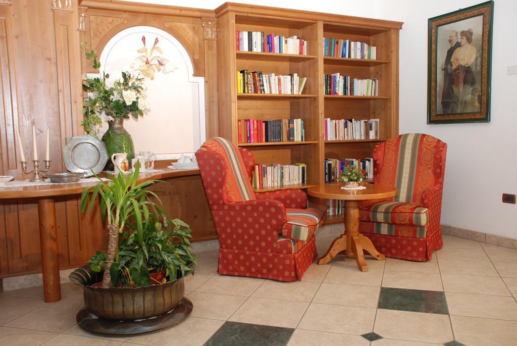 Ariston Lake View Hotel Молвена Екстериор снимка