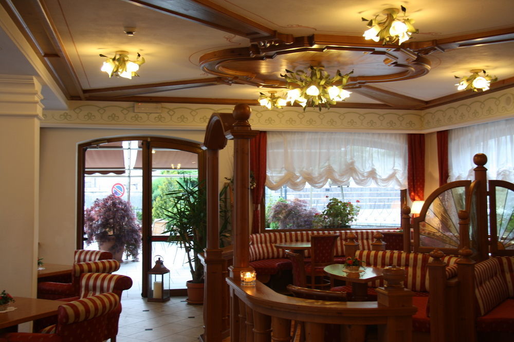 Ariston Lake View Hotel Молвена Екстериор снимка